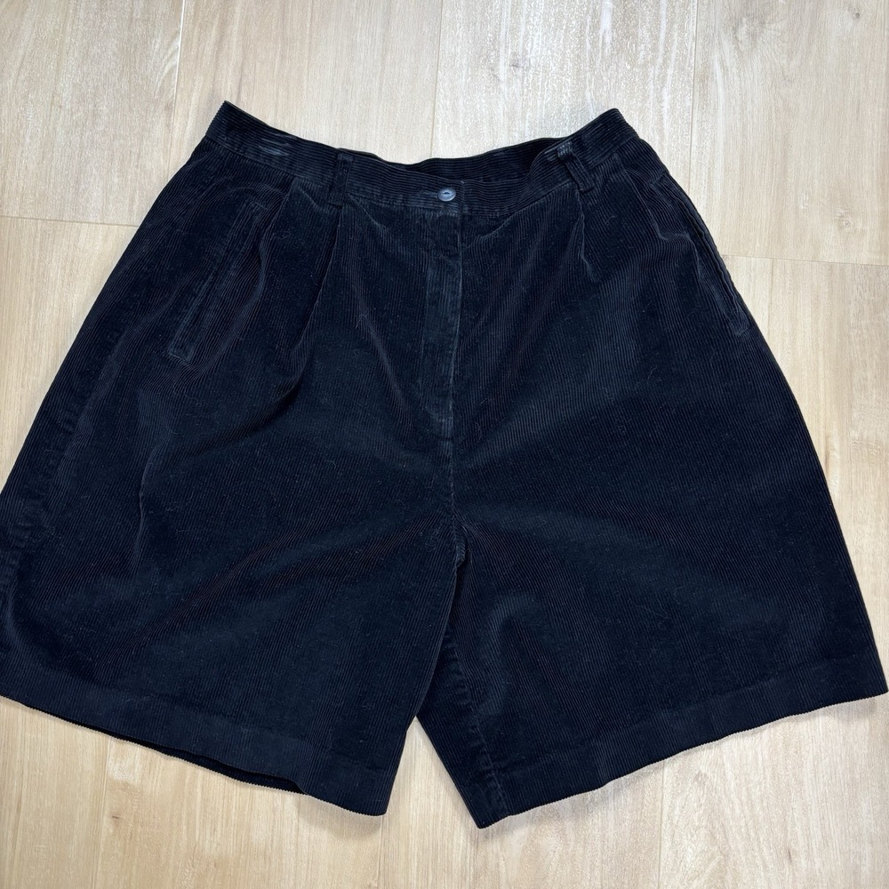 Women's Black Corduroy Pleated Shorts 29" Mom High Waisted Liz Claiborne 90s